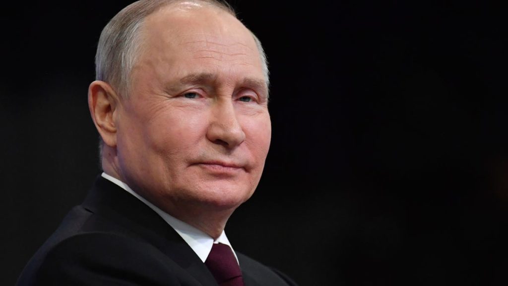 Poetin geeft persoonlijk blijk van zijn belangstelling voor een staakt-het-vuren in Oekraïne