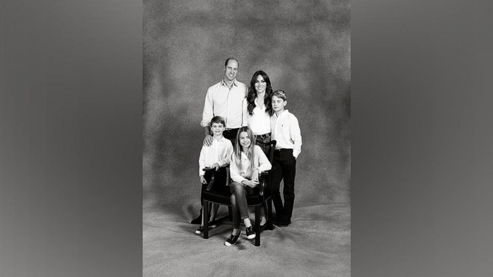Prins William en prinses Kate delen een foto van de kerstkaart van hun familie
