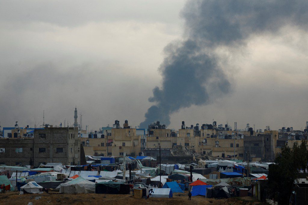 Rook stijgt op uit Khan Yunis in de zuidelijke Gazastrook, en dat is waar de IDF zich de afgelopen weken op heeft geconcentreerd