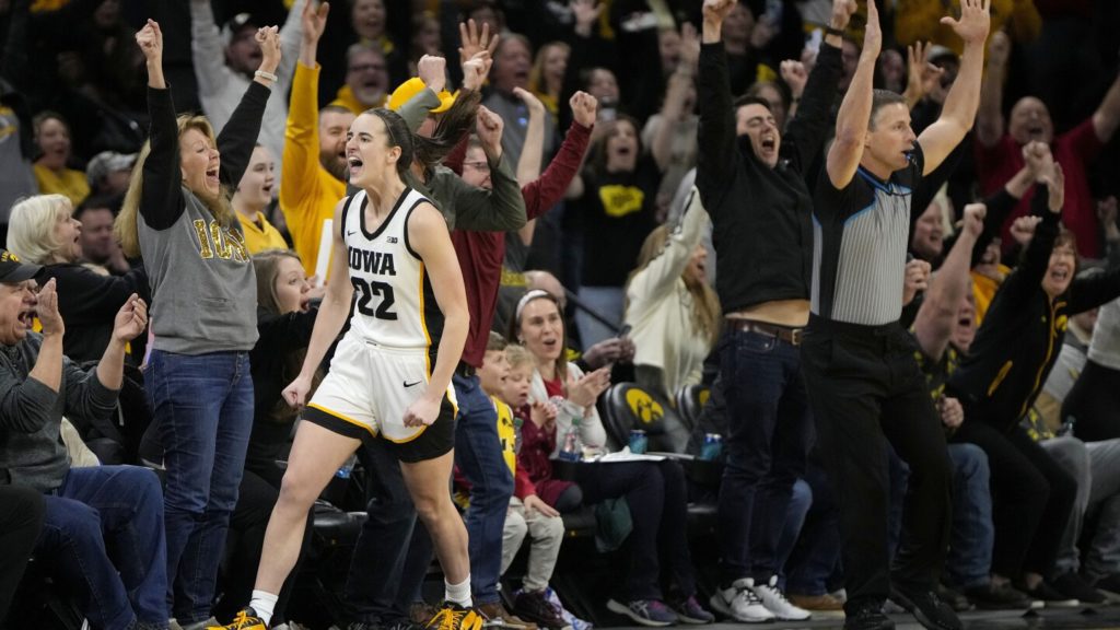 Kaitlyn Clark uit de staat Iowa breekt het NCAA-scorerecord voor dames