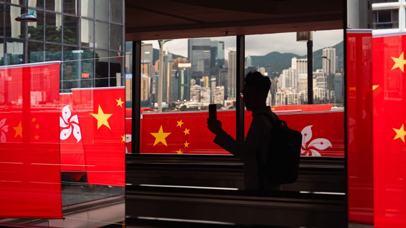Artikel 23: Hong Kong neemt een tweede nationale veiligheidswet aan die de stad nauwer verbindt met het vasteland van China
