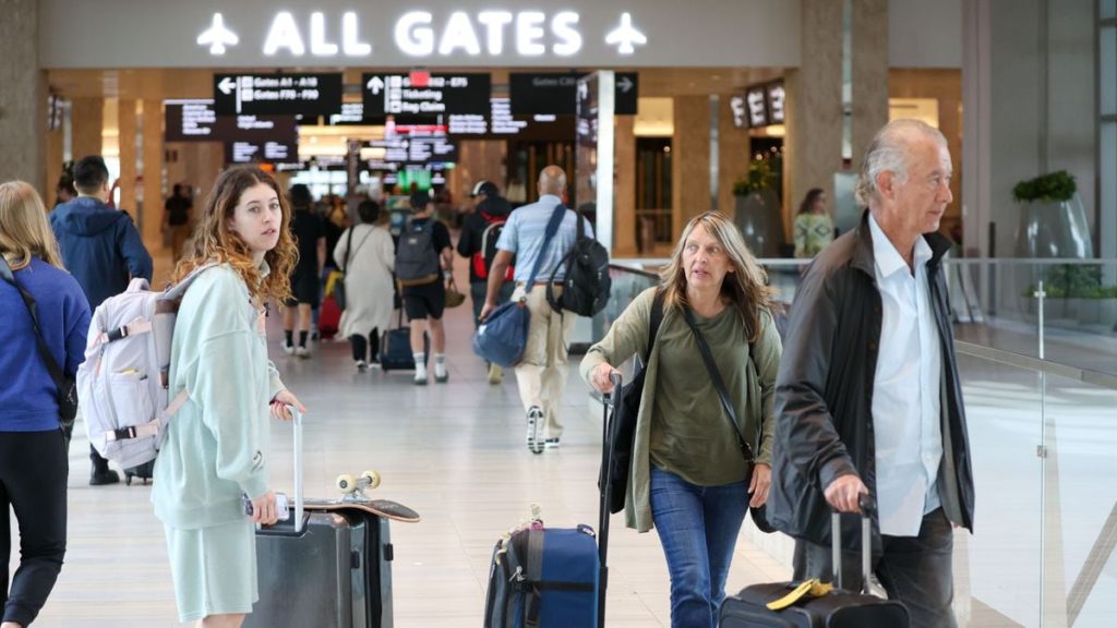Er zijn nog steeds wijdverbreide vertragingen en annuleringen op de internationale luchthaven van Tampa