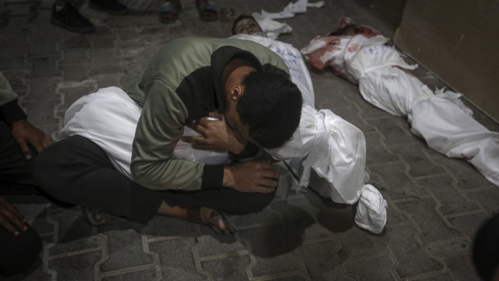 Bij een Israëlische luchtaanval op de zuidelijke Gazastrook kwamen in Rafah minstens negen Palestijnen om het leven, onder wie zes kinderen.