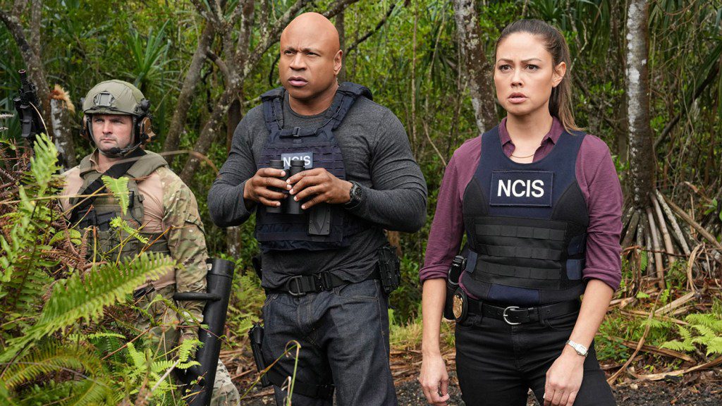 NCIS Hawaii afgebeeld (LR) LL Cool J als Sam Hanna en Vanessa Lachey als Jane Tennant.