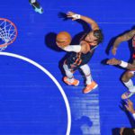 Knicks' Jalen Brunson vindt ruimte, dribbelt langs verdedigers en scoort: 'Dat is onze drive.'