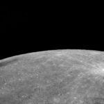 Mogelijk draait er een extra maan rond de aarde, en wetenschappers denken dat ze precies weten waar die vandaan komt