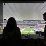 Boxhouders in het beroemde Azteca Stadion in Mexico weigeren hun zetels op te geven voor het WK 2026