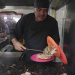 De eerste Mexicaanse tacokraam die een Michelinster krijgt, is een klein bedrijf waar het vlees met hitte wordt verwerkt