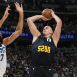 NBA Play-offs: Nikola Jokic kwelt Timberwolves terwijl Nuggets cruciale Game 5 winnen