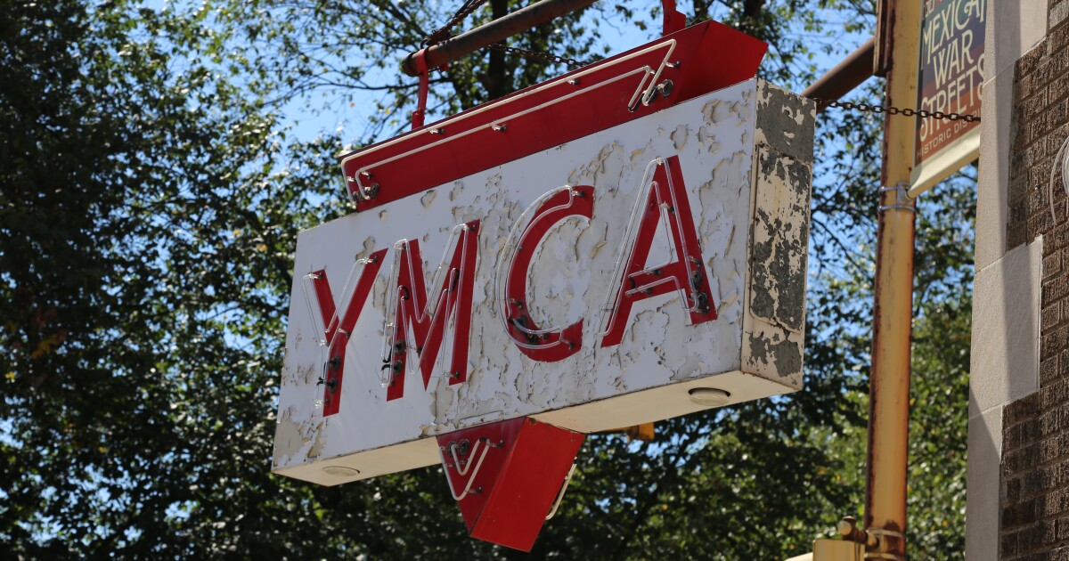 Een kijkje in de lopende renovaties in de Allegheny YMCA aan de noordkant van Pittsburgh