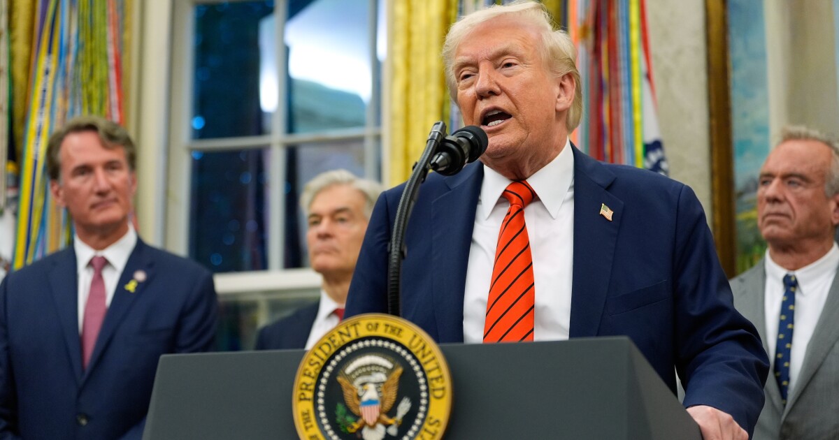 Trump bedreigt de exportbeperkingen voor technologie en een nieuw 100%-tarief op Chinese import