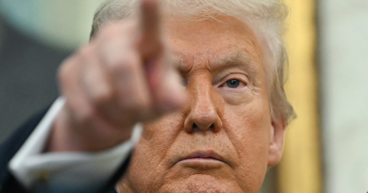 Trump voert de druk op de Venezolaanse drugshandel op. En de rechter pauzeert de ontslagen