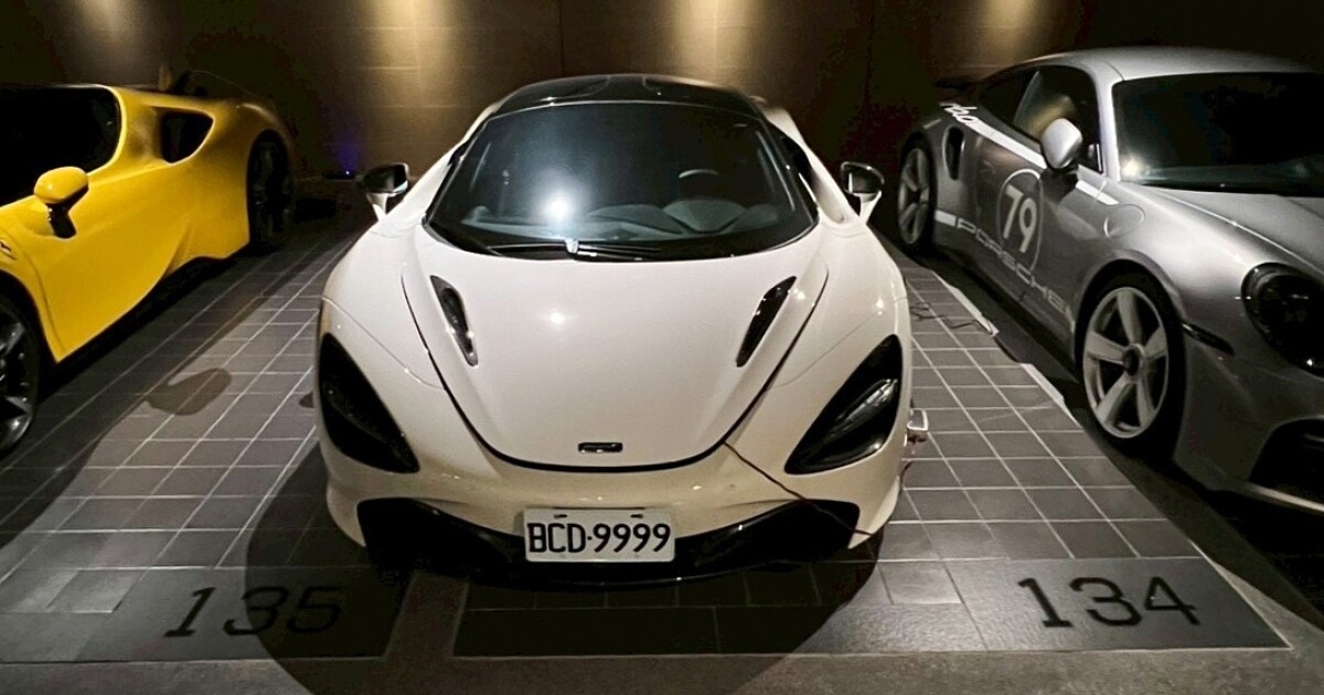 Aanklagers nemen jachten en luxe auto's in beslag van een man die wordt beschuldigd van cyberscams in Cambodja