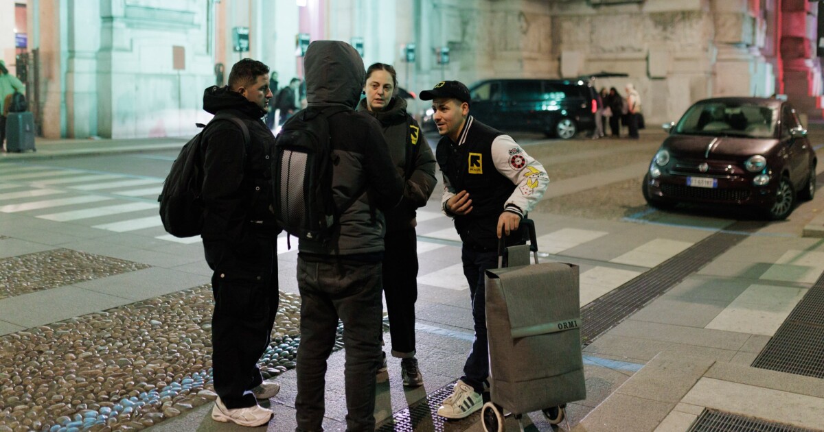 In de schaduw van de Olympische Spelen zoeken migranten naar een welkom in Milaan