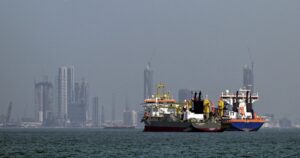 De VS vragen hulp van de NAVO bij de Straat van Hormuz. En een federale rechter blokkeert vaccinwijzigingen