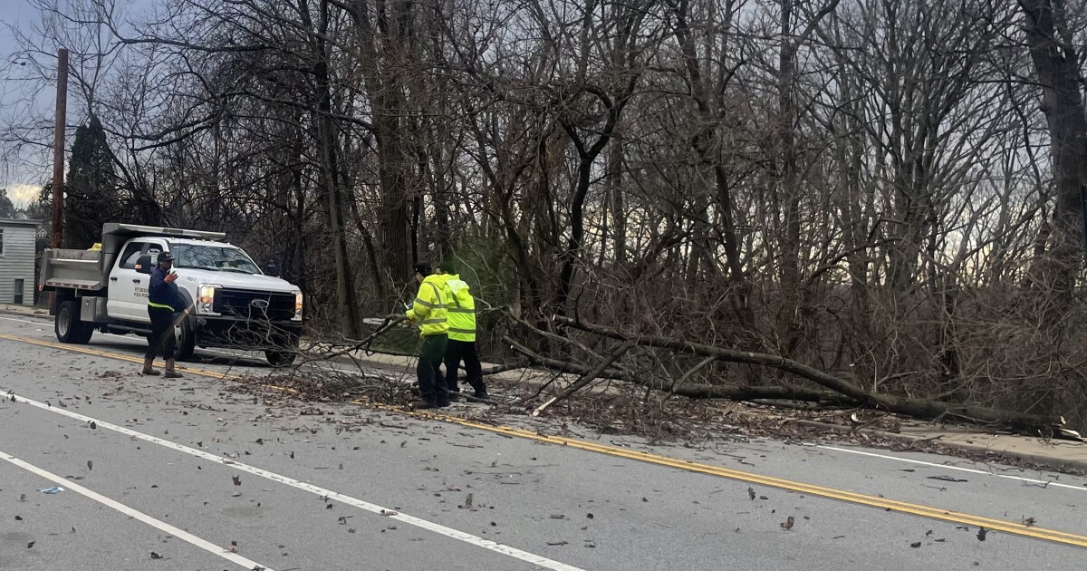 Opruiming, stroomherstel aan de gang in Pittsburgh, West-Pa. na storm