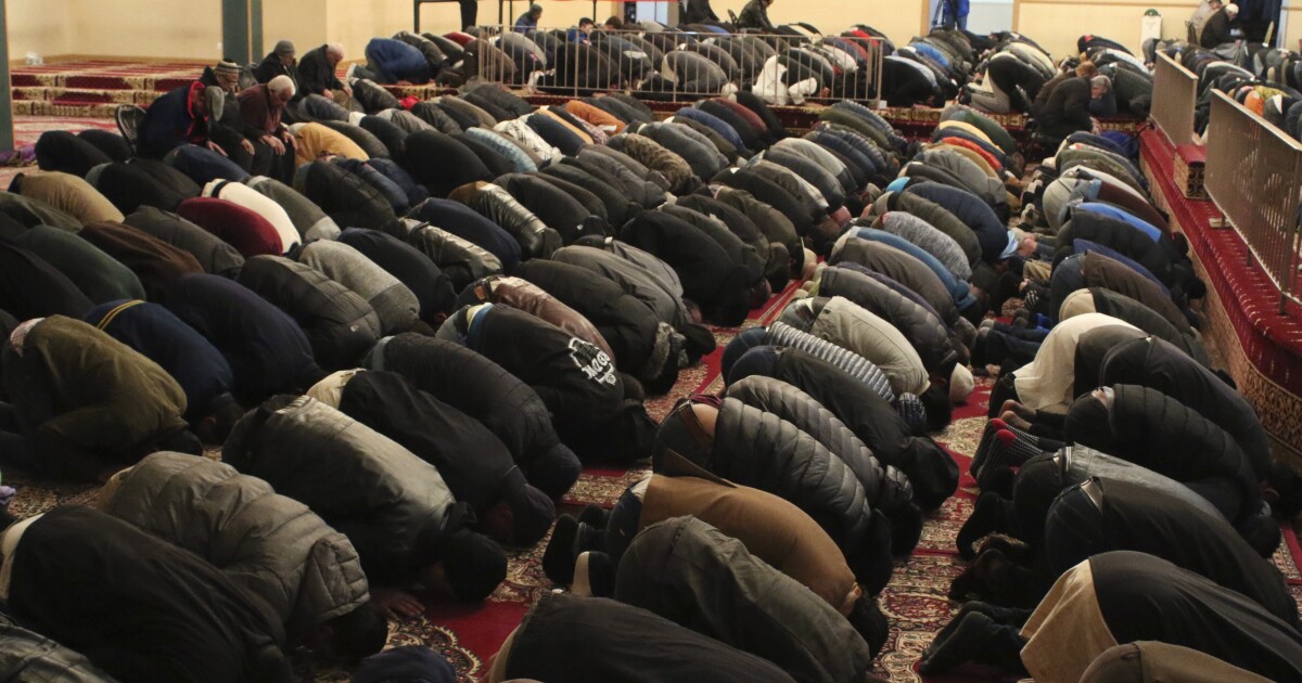 Terwijl de Ramadan ten einde loopt, viert het islamitische Pittsburgh diversiteit en roept het op tot vrede