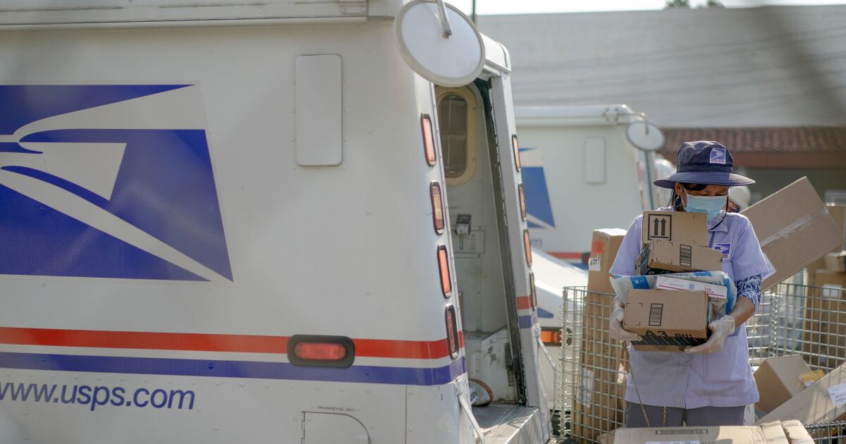 Zonder de hulp van het Congres zou de postdienst in 2027 zonder contant geld kunnen zitten, zegt de postmeester
