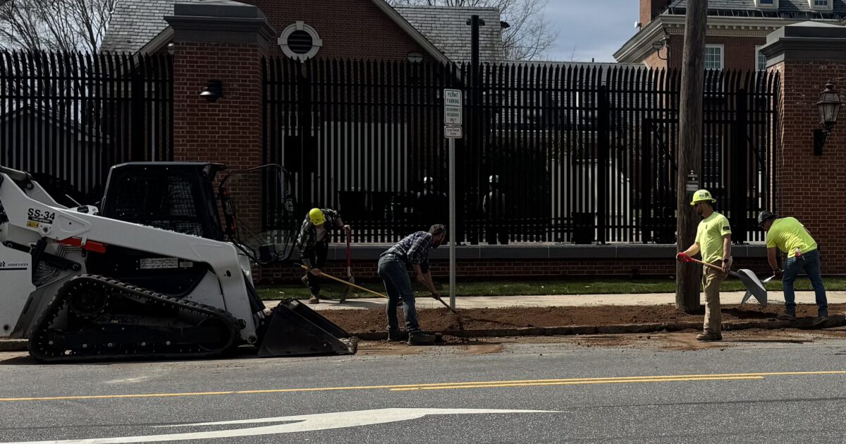 Het werkloosheidscijfer per jaar daalt licht in januari en het totale aantal niet-agrarische banen bereikt een recordhoogte