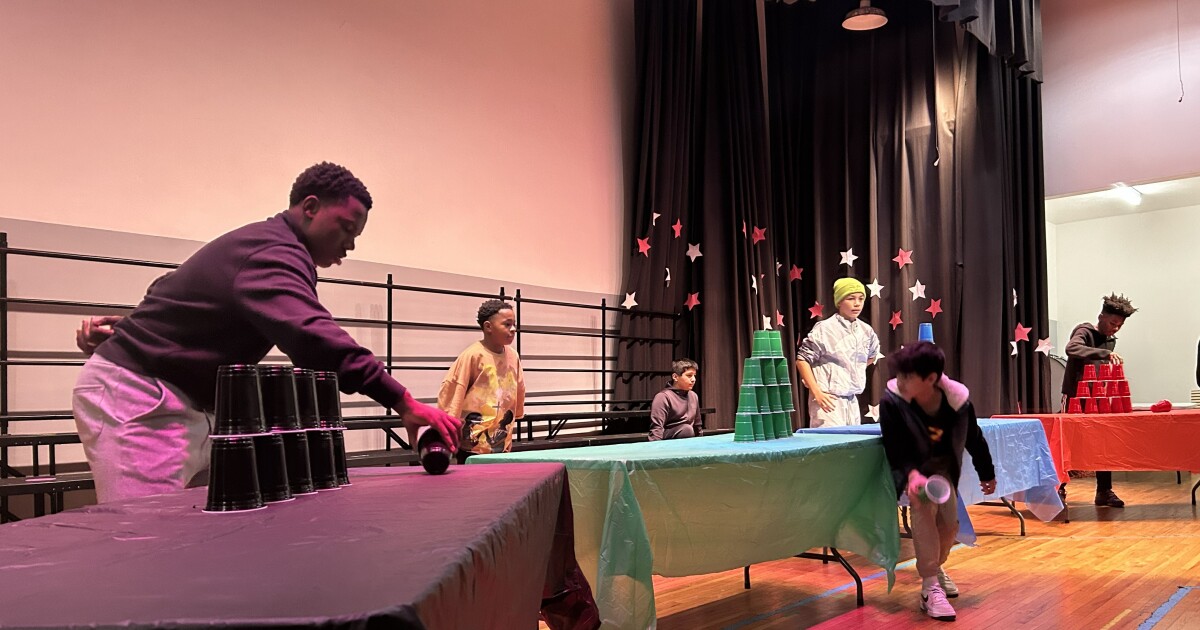 PPS-middelbare scholen adopteren het door Zweinstein geïnspireerde huissysteem om gemeenschap en erbij horen te bevorderen