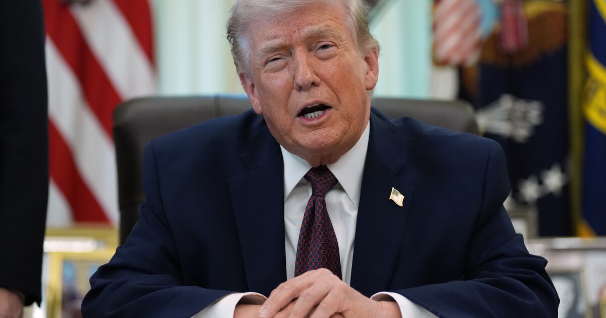 Trump ontketent een met vloeken gevulde tirade op sociale media tegen Iran nadat de VS kolonel heeft gered