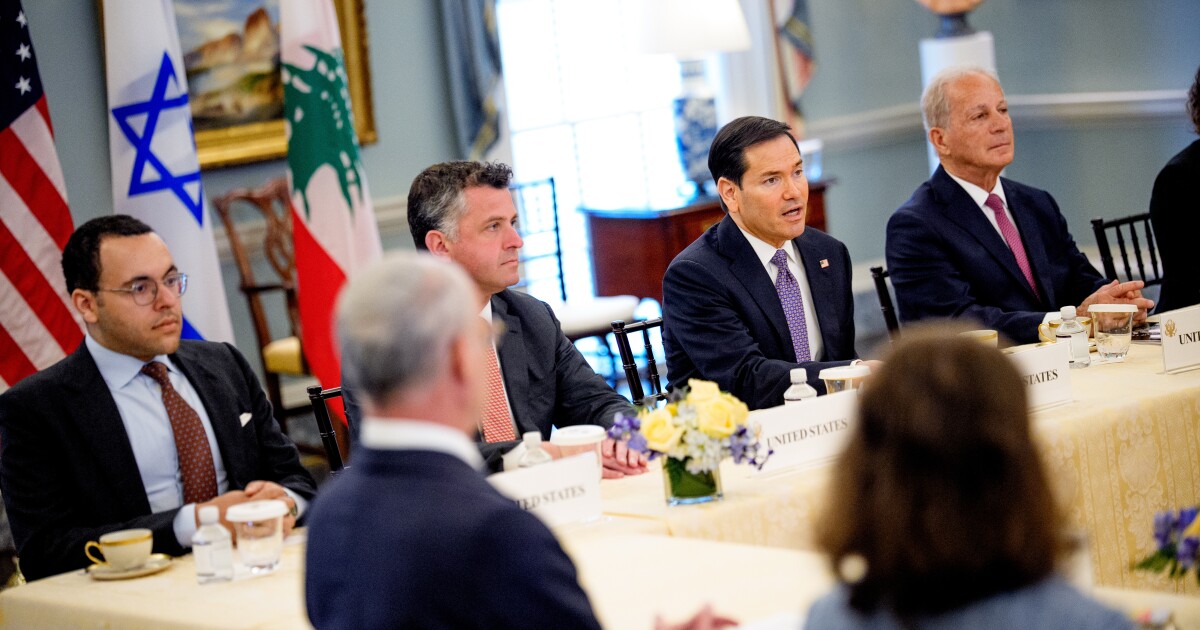 Trump zegt dat er binnenkort nieuwe gesprekken met Iran zullen plaatsvinden. En Eric Swalwell wordt geconfronteerd met nieuwe beschuldigingen