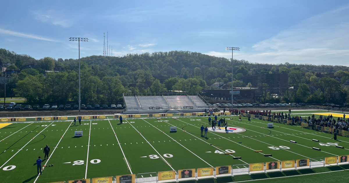 Een nieuw gemeenschapsatletiekveld in Hazelwood Green wordt geopend aan de vooravond van de NFL-draft