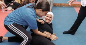 In Beiroet leren vluchtelingenmeisjes en -vrouwen meer dan zelfverdediging tijdens vechtsportlessen