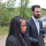 Lee en Deluzio bezoeken detentiefaciliteit in Moshannon Valley, de eerste leden van het Congres die dit doen