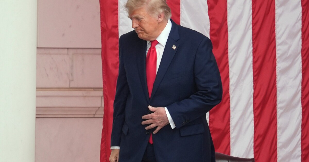 Trump krijgt ‘routinematig jaarlijks’ medisch onderzoek zeven maanden na zijn laatste bezoek aan Walter Reed