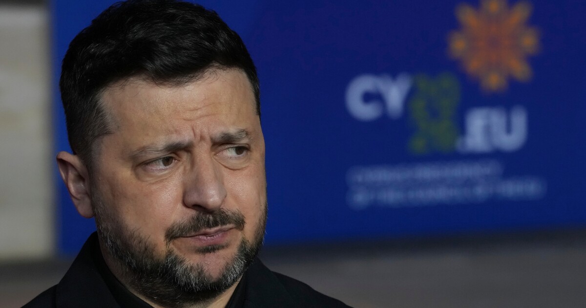 Zelensky zegt dat hij op zoek is naar details over Poetins voorstel voor een staakt-het-vuren van 9 mei
