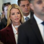 Bondi verdubbelt haar behandeling van Epstein-dossiers als getuigenis voor het Congres