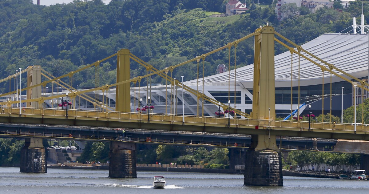 Pittsburgh Sister Bridges wordt dit weekend verlicht in Ierse kleuren