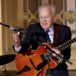 Pittsburgh-jazzgitarist Joe Negri, bekend als 'Handyman Negri' van Mister Rogers, sterft op 99-jarige leeftijd