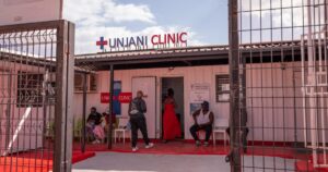 Toen de buitenlandse hulp van de VS veranderde, voelden AIDS-werkers in Afrika dat