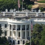 Trump tekent een AI-veiligheidsbevel waarin wordt verzocht om vrijwillige herziening van nieuwe modellen