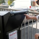 Uit nieuw onderzoek blijkt dat stembiljetbehandeling ervoor zorgt dat meer stembiljetten per post worden geteld