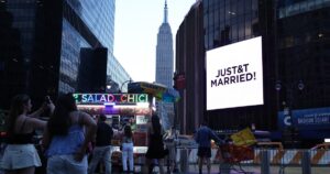 Na weken van speculatie trouwen Taylor Swift en Travis Kelce in New York