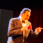 Sin City ontmoet Steel City: Pittsburgh-muzikanten steunen Wayne Newton tijdens de Meadows-show