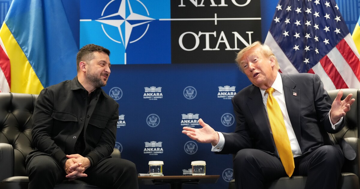 Trump sluit de NAVO-top positief af, na zijn ontmoeting met Zelensky
