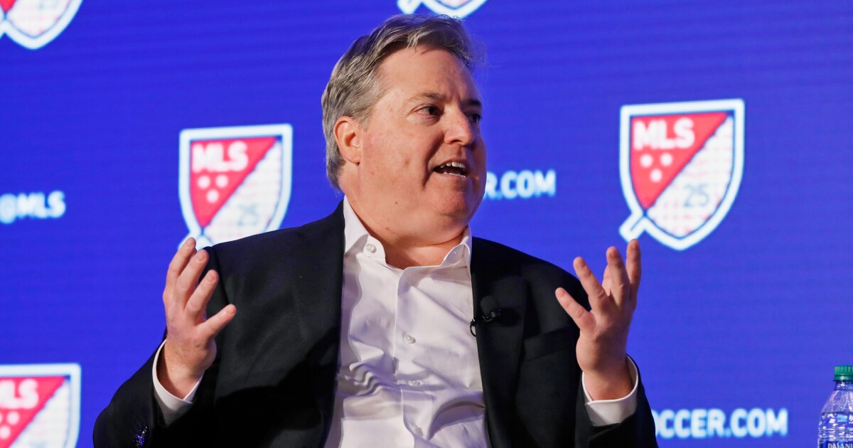 MLS noemde LAFC mede-eigenaar Larry Berg als volgende commissaris. Dit is wat u moet weten