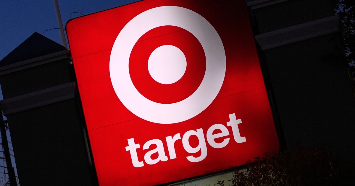 Target krijgt te maken met nieuwe reacties op Halloween-kostuum met 'minstrel show features'