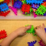 Waarom meer dan 400.000 kinderen op wachtlijsten staan ​​voor federale kinderopvang