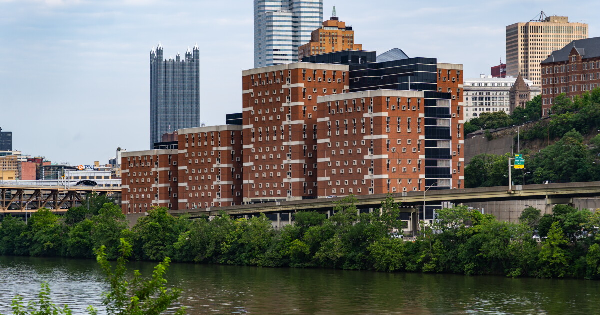 Allegheny County Council overweegt wetsvoorstel dat betrekking heeft op gevangenispersoneel en overuren