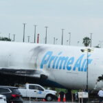 Amazon schort het gebruik op van 21 Air, een vrachtvervoerder waarvan het vliegtuig voor de landingsbaan van Miami vloog