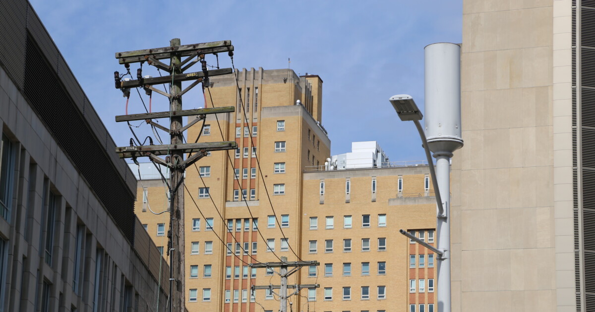 DLC, FirstEnergy streeft ernaar om vóór zondag alle stroom te herstellen in Pittsburgh, West-Pa.