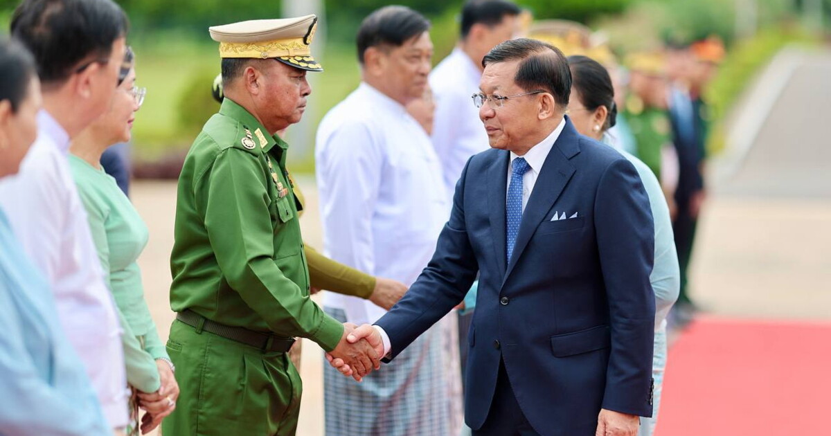 Het militaire hoofd van Myanmar bezoekt Vietnam om de betrekkingen te normaliseren