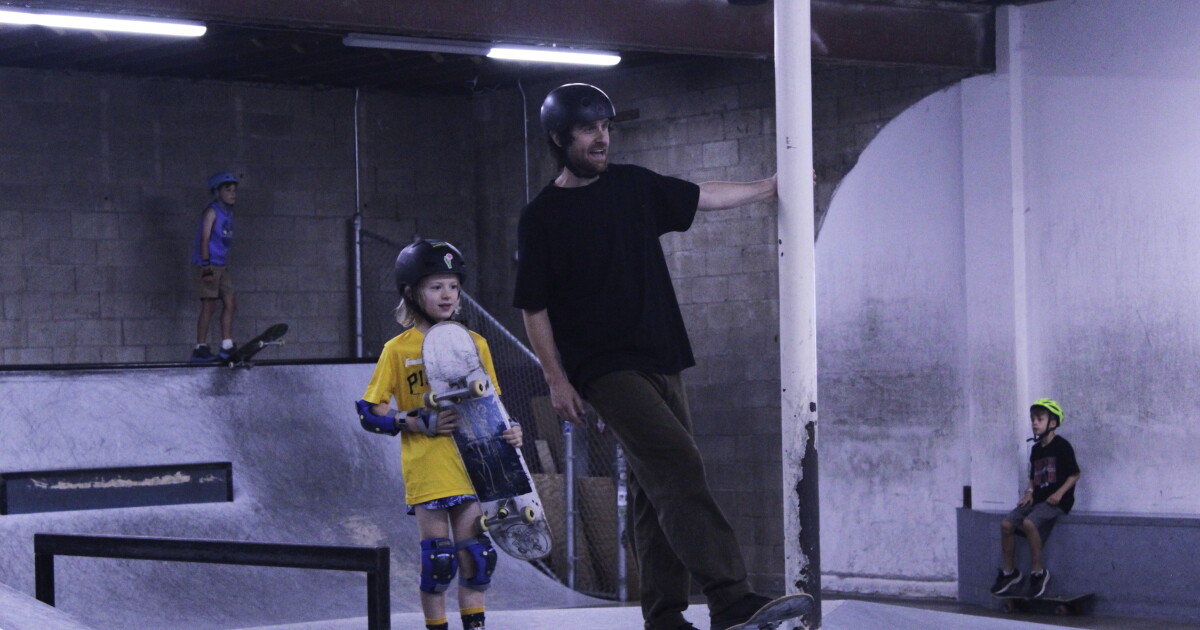 Kinderen uit Pittsburgh leren trucjes en 'doorzettingsvermogen' tijdens een skateboardkamp