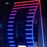 Nieuwe lichtinstallatie siert het August Wilson Center in Pittsburgh