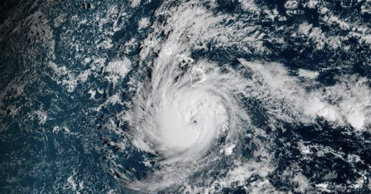 Orkaan Nolo, een zigzaggende storm, bedreigt Hawaï met overstromingen